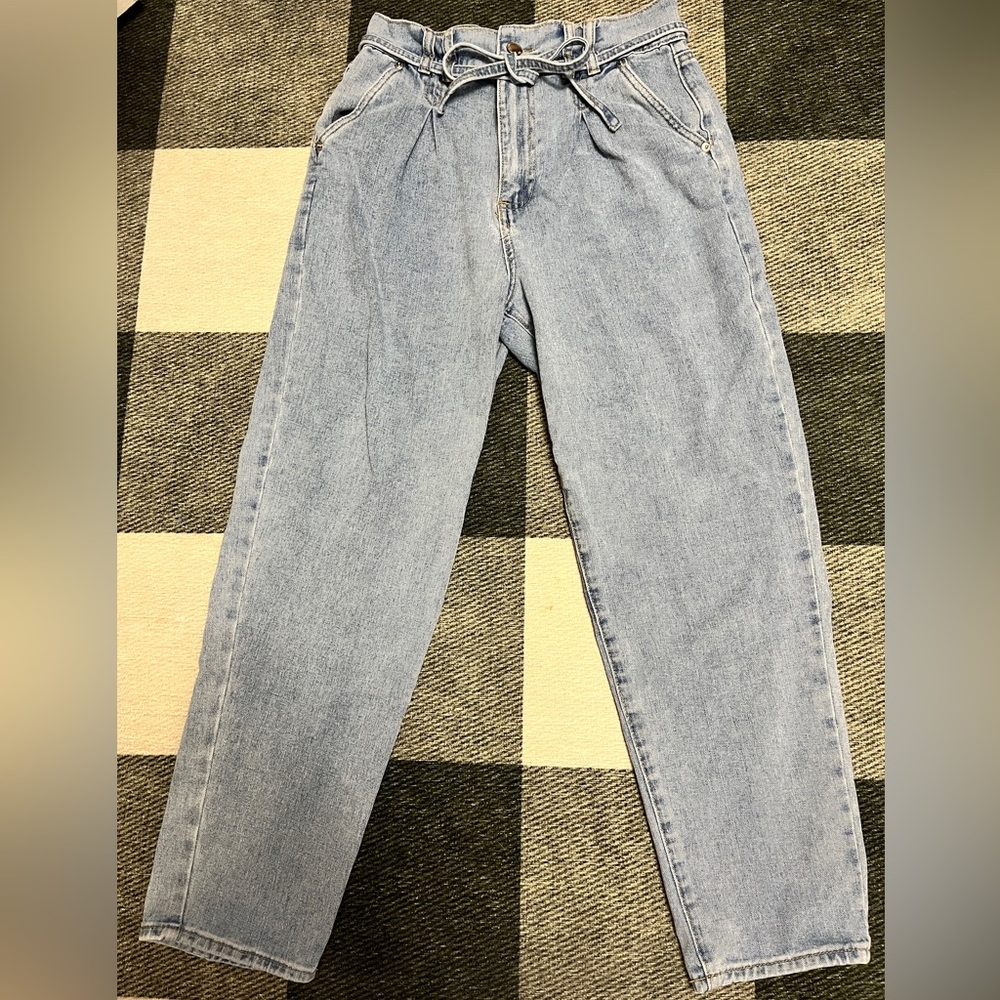 Kendall and Kylie high waisted bow jeans